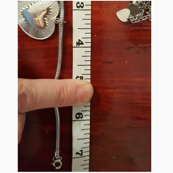 7" Heart pendant silver tone bracelet. GUC - Picture 3 of 3